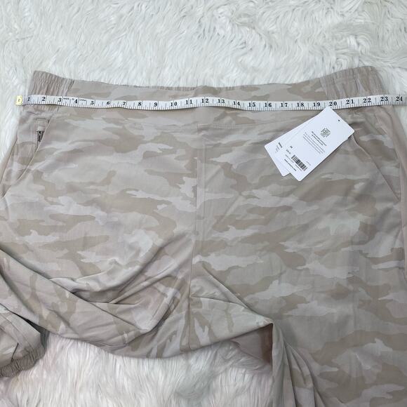 Athleta Women's Brooklyn Camo Jogger Size 24 Tan NWT - Picture 16 of 16